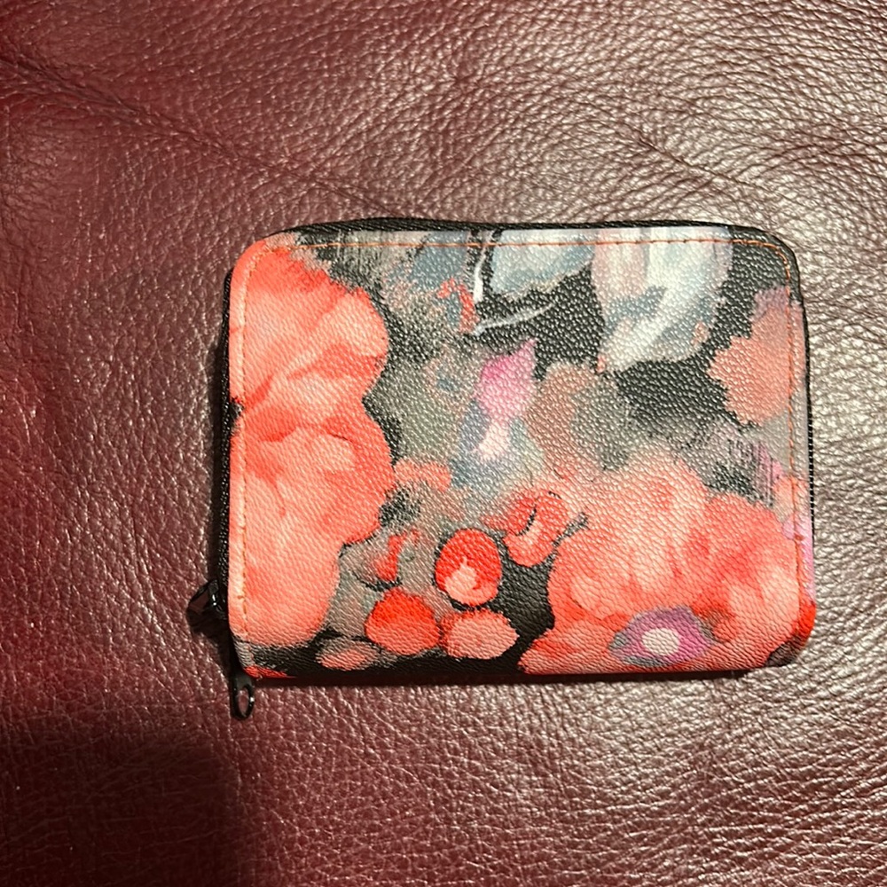 Buxton NWT credit card wallet